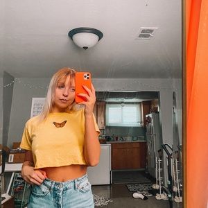 Cropped butterfly tee